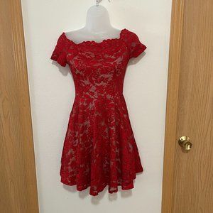 Windsor Red and Nude Lace Off the Shoulder Formal Dress (Size Medium)